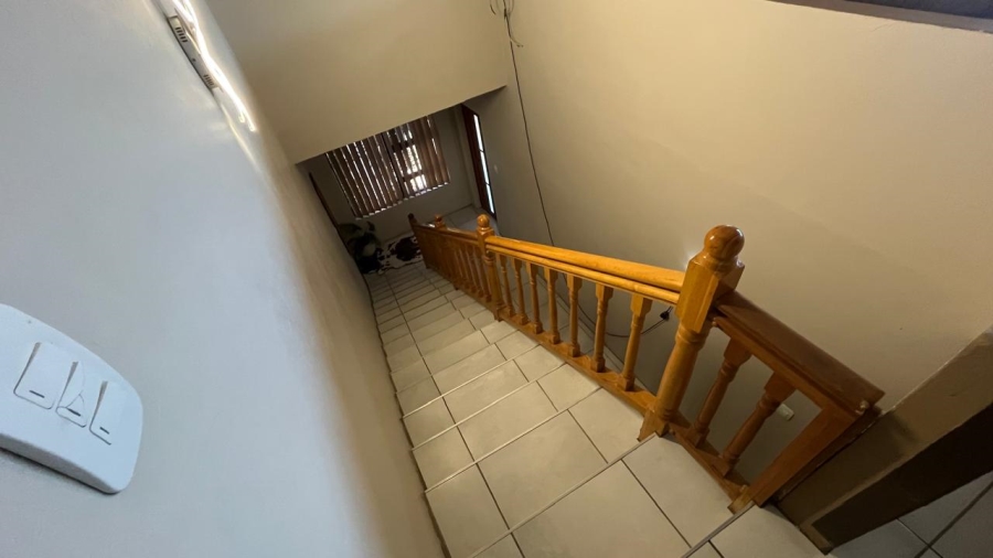 5 Bedroom Property for Sale in Wavecrest Eastern Cape